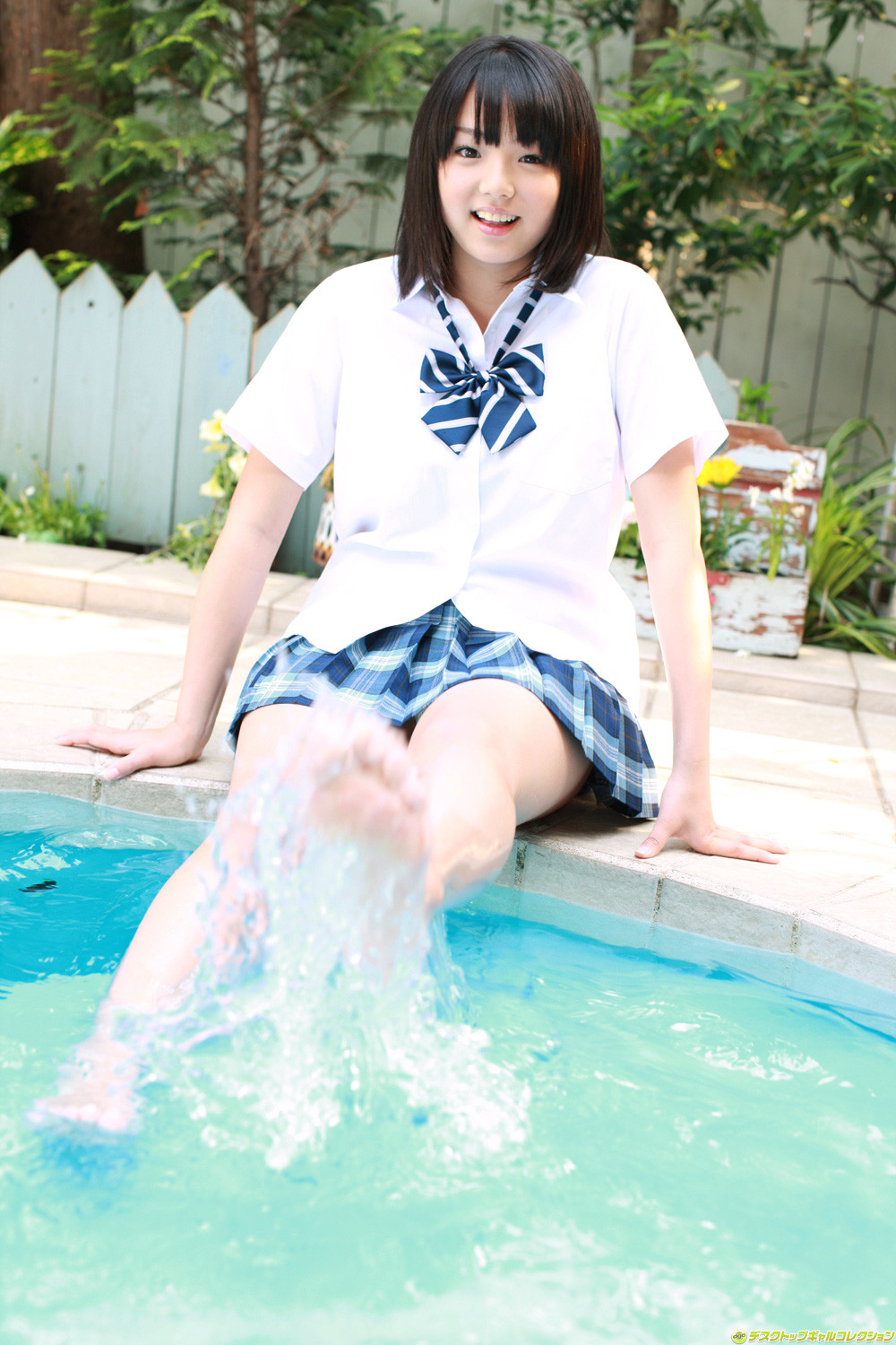 学生妹筱崎爱清纯美颜照片