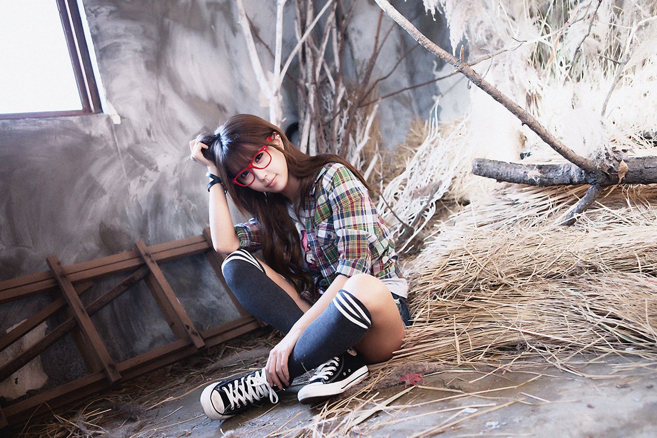 青春妹子大秀性感白嫩美腿