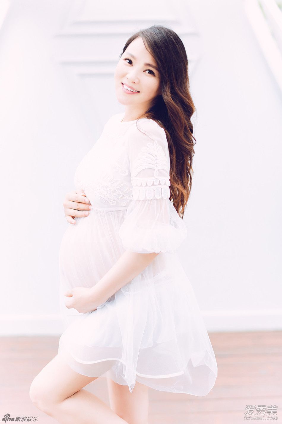 伊能静大肚登封面 微笑甜美流露幸福感