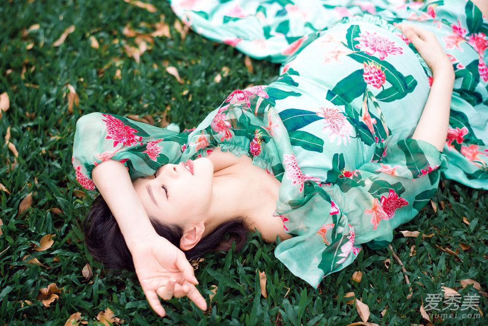 伊能静大肚登封面 微笑甜美流露幸福感