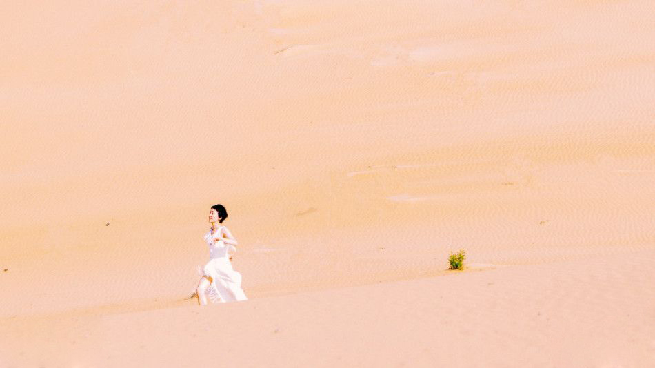 周迅沙漠大片曝光