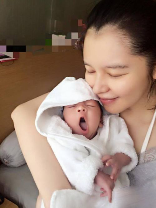 徐若瑄首带爱子拍大片 母子华丽出镜