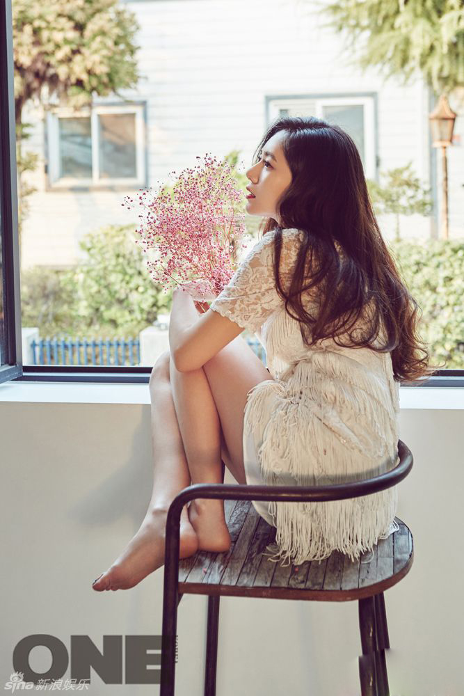 秋瓷炫韩国杂志封面 浪漫演绎初夏清新
