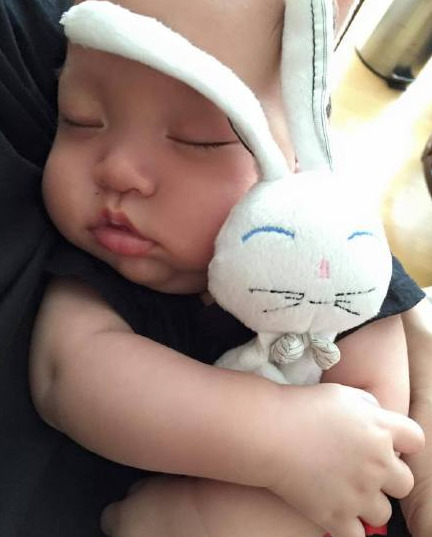 徐若瑄首带爱子拍大片 母子华丽出镜