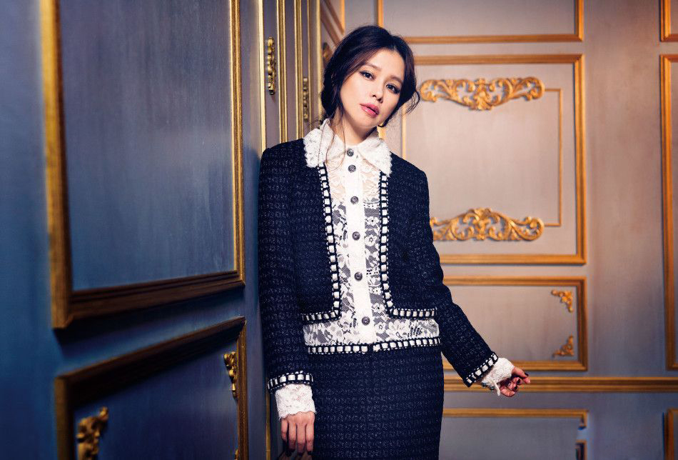 徐若瑄首带爱子拍大片 母子华丽出镜