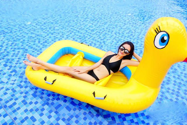 王智泳装写真清凉可爱 展露火辣好身材