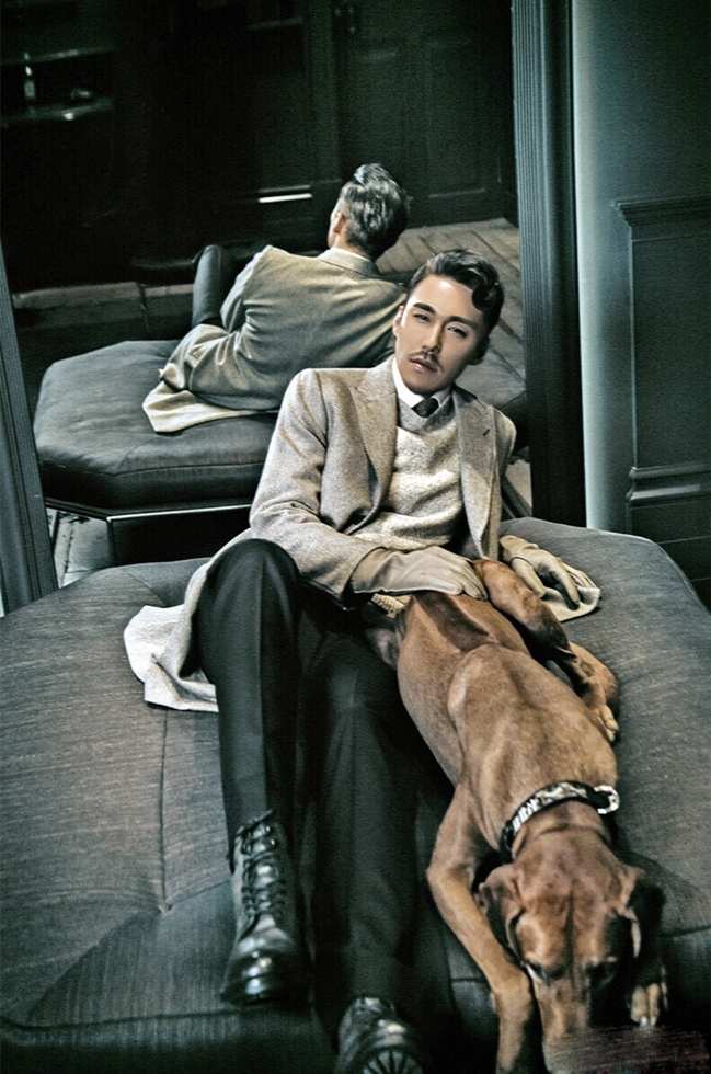 胡兵曝复古写真大片 英伦绅士展男神魅力