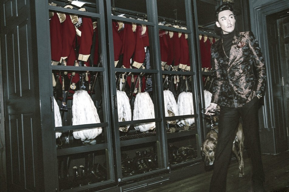 胡兵曝复古写真大片 英伦绅士展男神魅力