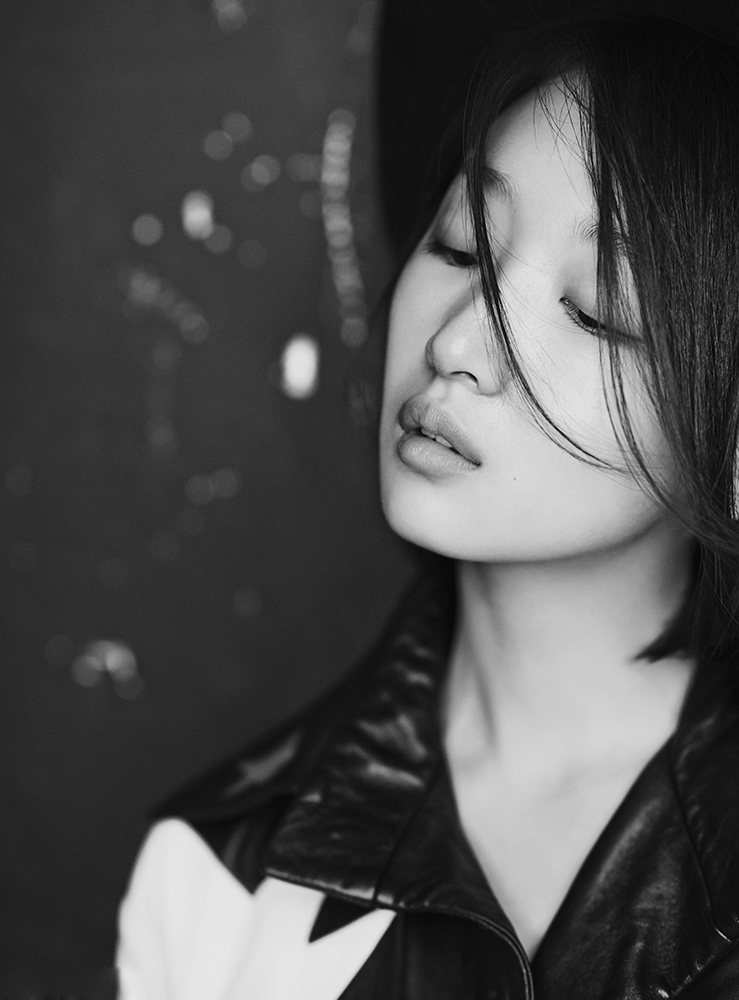 周冬雨最新时尚写真高清大图