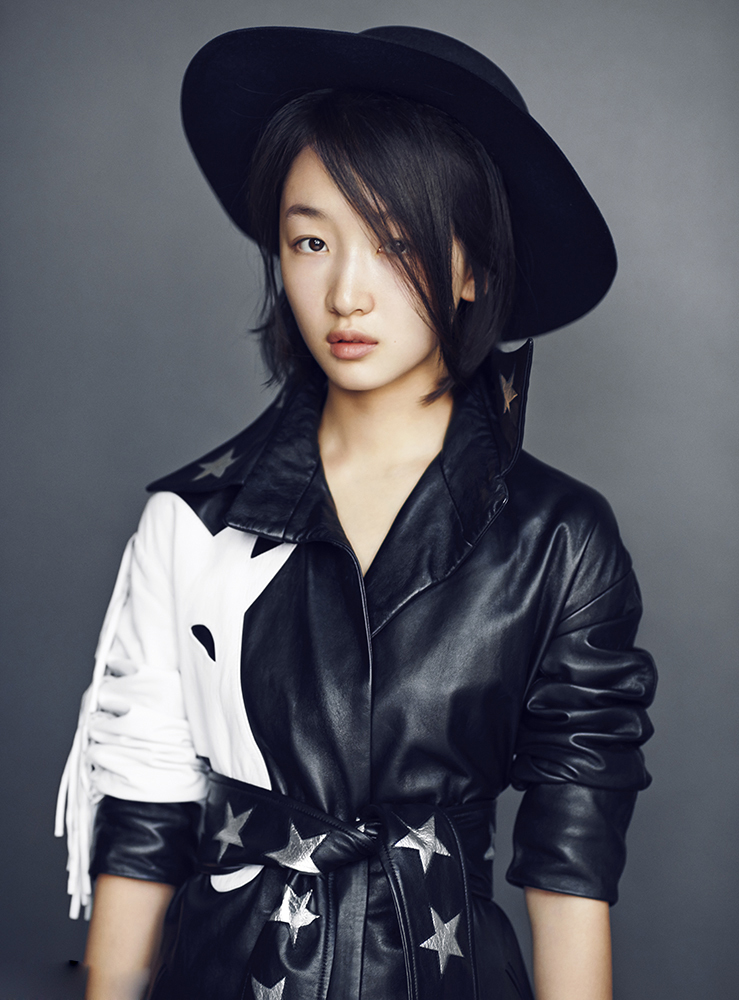 周冬雨最新时尚写真高清大图