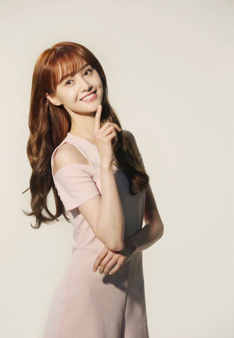 郑爽甜美写真 青春洋溢少女感十足