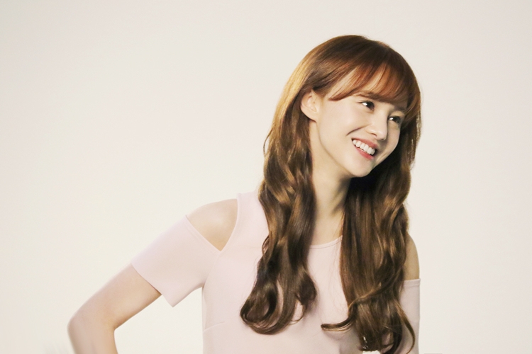 郑爽甜美写真 青春洋溢少女感十足