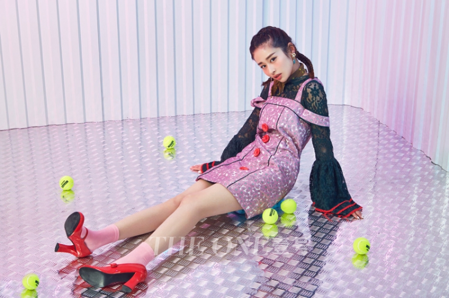 颖儿封面写真 俏皮可爱尽显时尚感