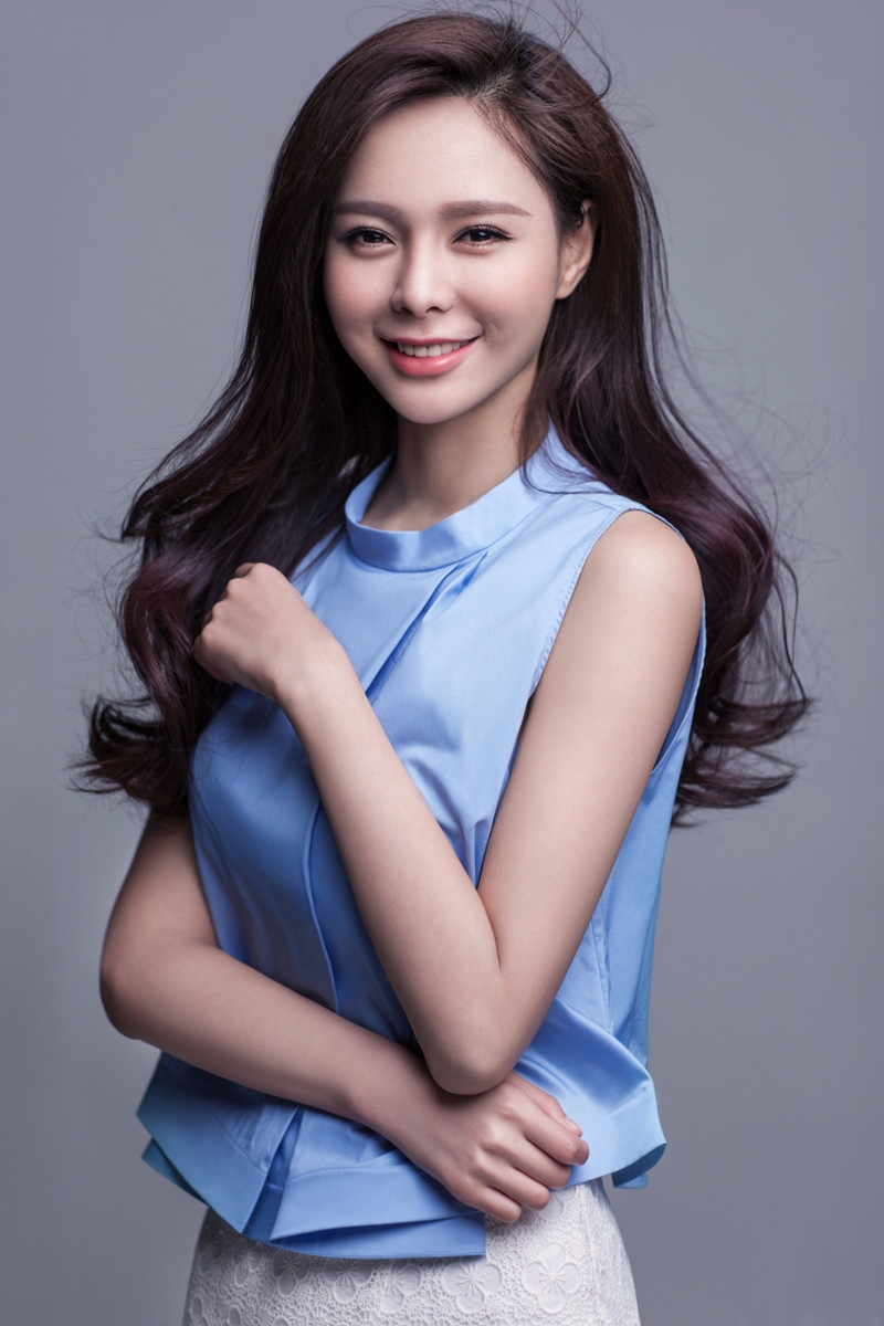 沈梦辰最新写真 风格优雅而大方