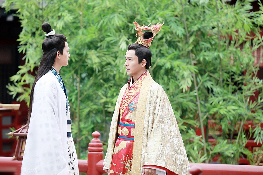 《思美人》曝乔振宇剧照 一展王者风范