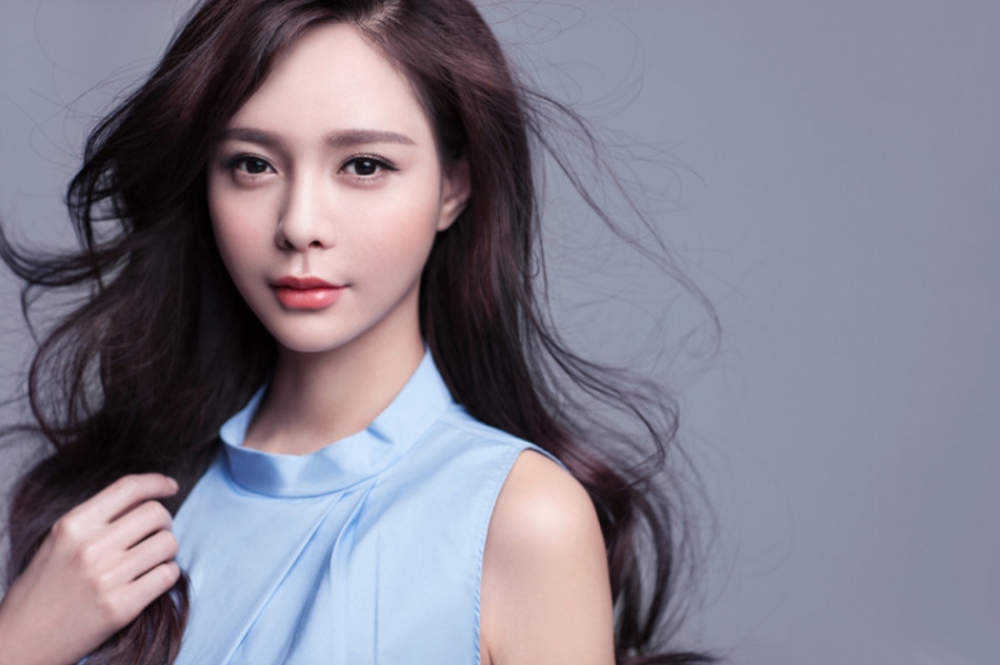 沈梦辰最新写真 风格优雅而大方