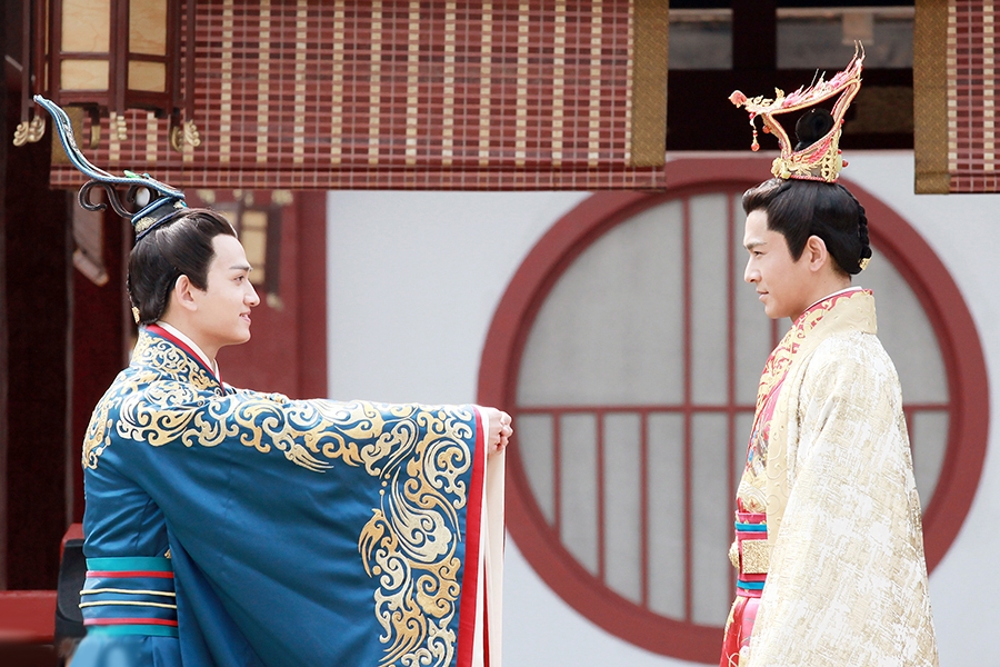 《思美人》曝乔振宇剧照 一展王者风范