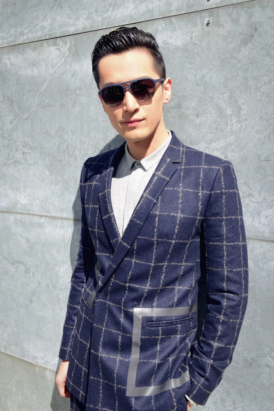 胡歌亮相米兰时装周 风度翩翩帅气逼人