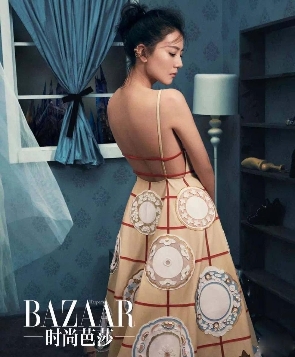 高圆圆复古大片任性秀美背