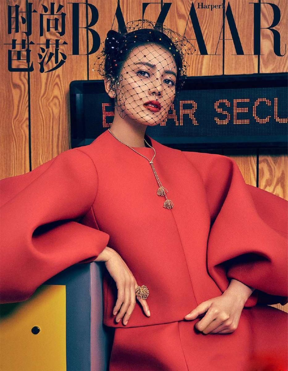 高圆圆复古大片任性秀美背