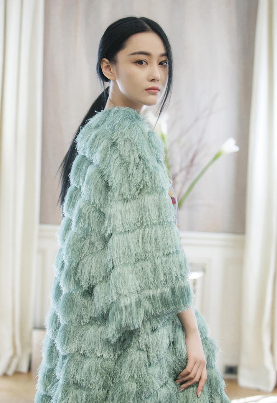 张馨予高清写真 时尚彰显气质