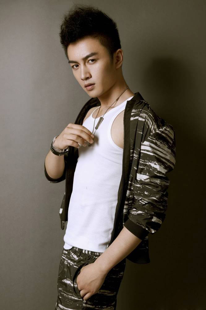 内地男明星陈晓展现阳刚本色写真