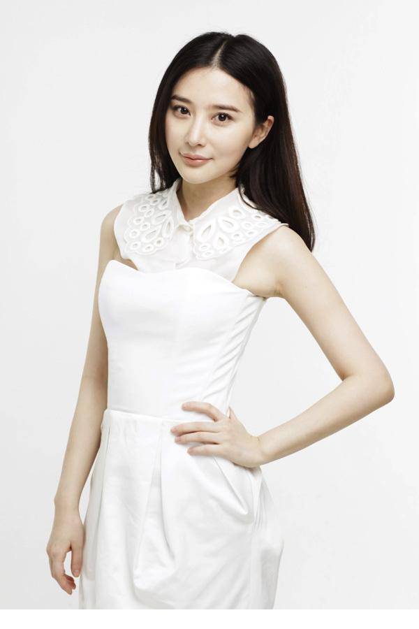 女星熊乃瑾纯白主题个人写真