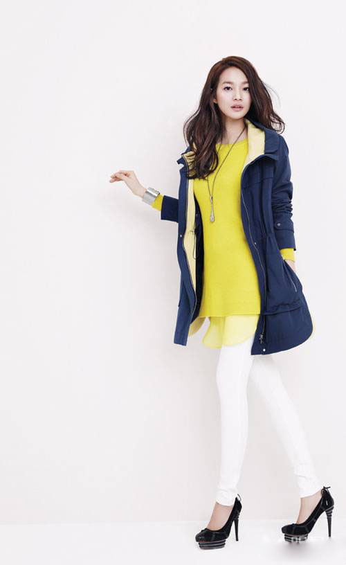 韩国女演员申敏儿时尚干练写真