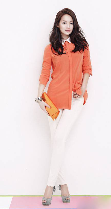 韩国女演员申敏儿时尚干练写真