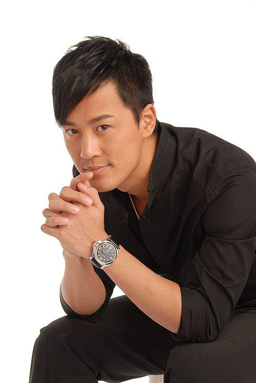 林峰帅气黑衬衫写真 尽展潮男魅力