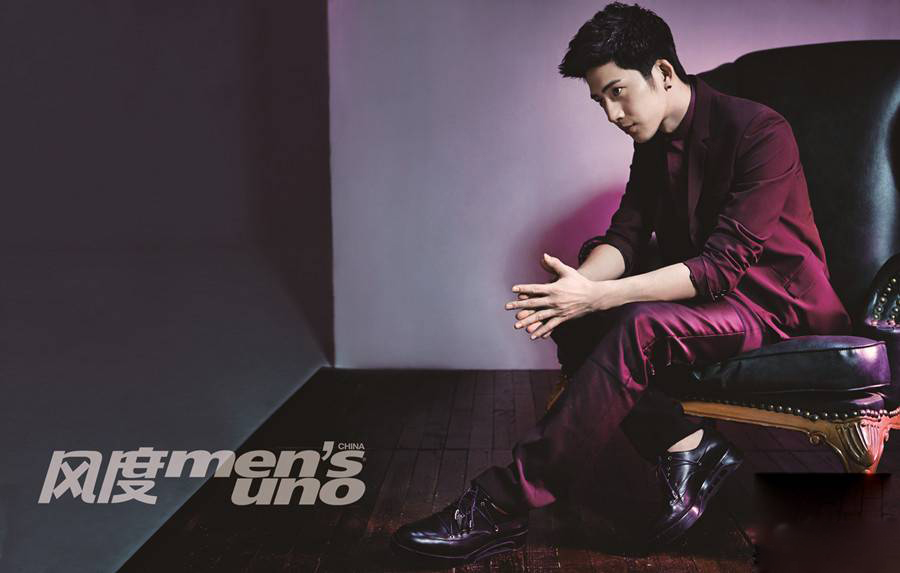 井柏然蓝色西服帅气潮男范