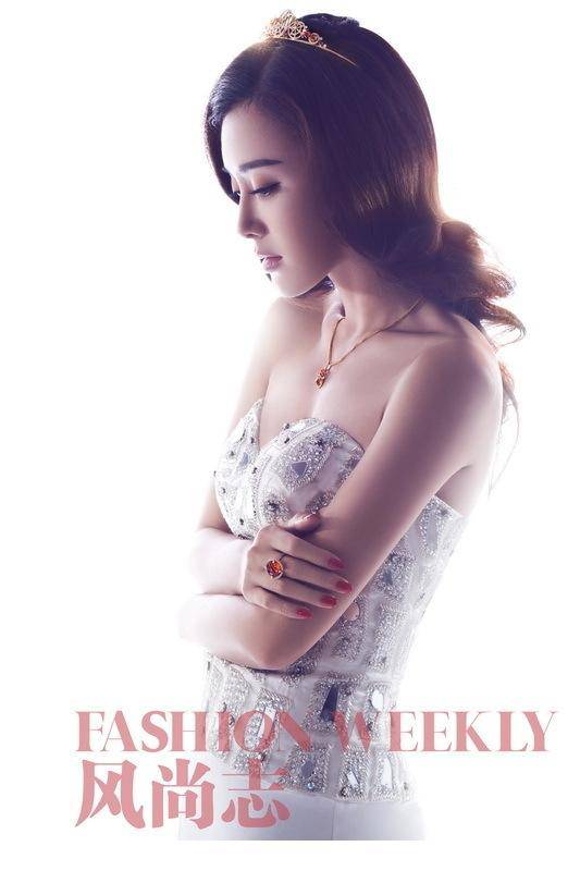 中国女明星秦岚长裙秀曼妙身姿图片