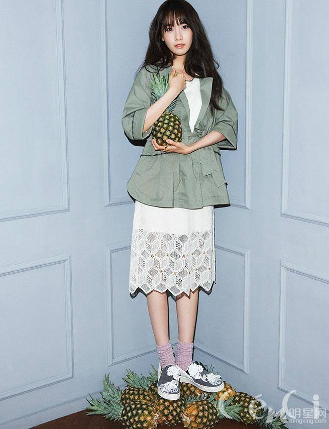 韩国女星林允儿时尚潮搭恋上水果