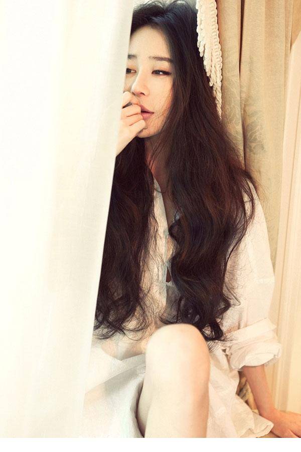 内地漂亮女演员姜欣雨白衬衫写真