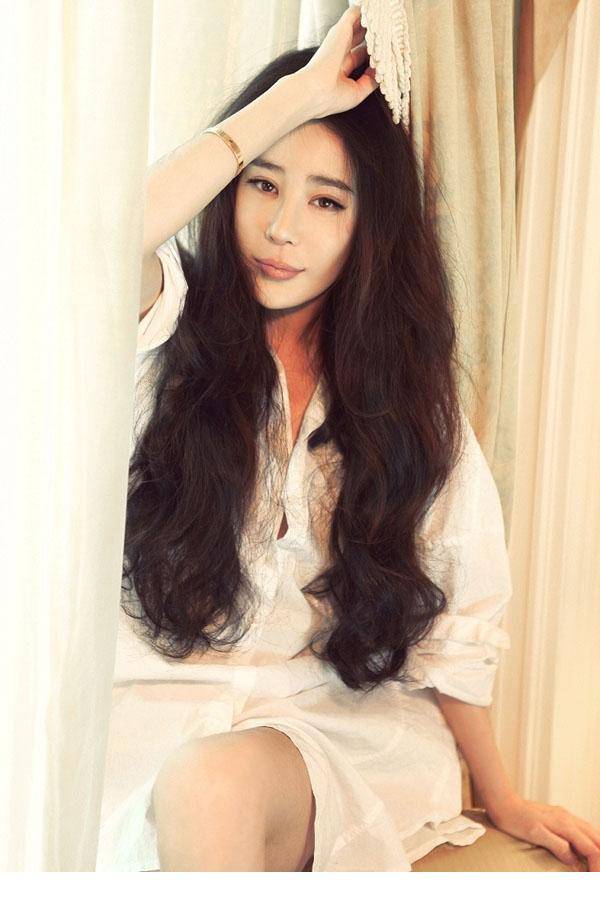 内地漂亮女演员姜欣雨白衬衫写真