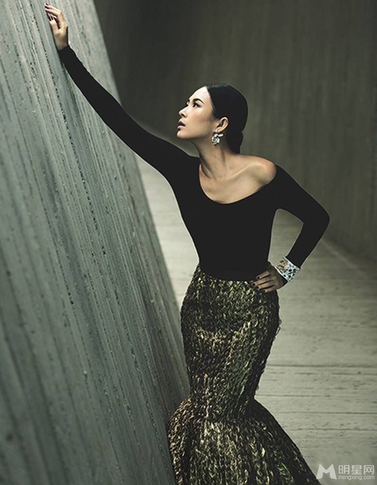 明星章子怡冷艳妆容魅惑图片