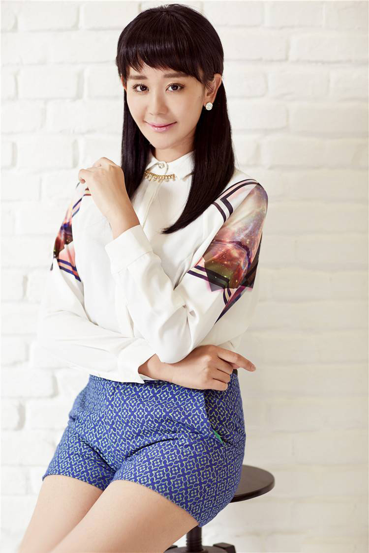 演员海陆青春俏皮写真照