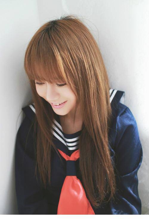 90后清纯校服美眉娇媚动人写真照