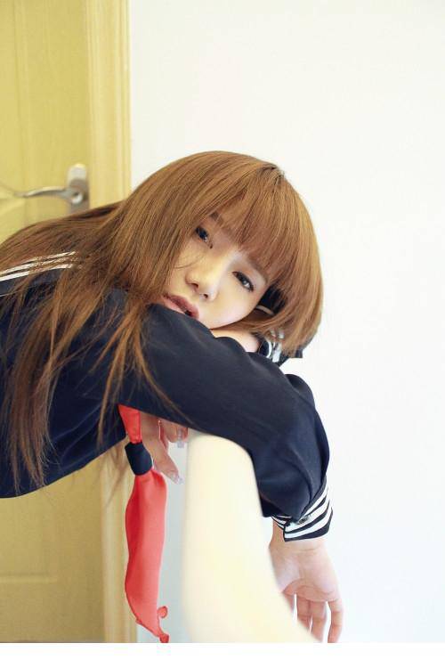 90后清纯校服美眉娇媚动人写真照