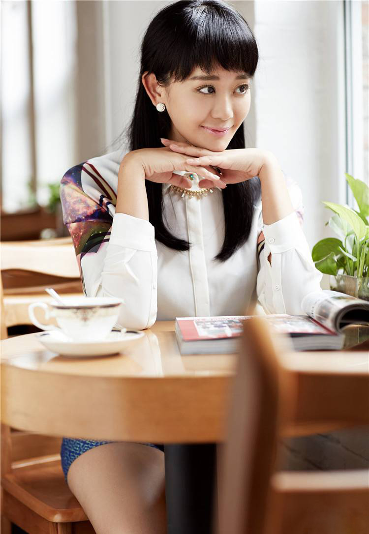 演员海陆青春俏皮写真照