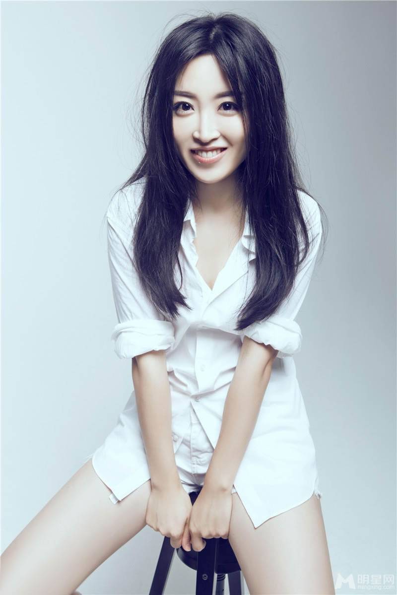 女明星李乔西慵懒可爱写真集