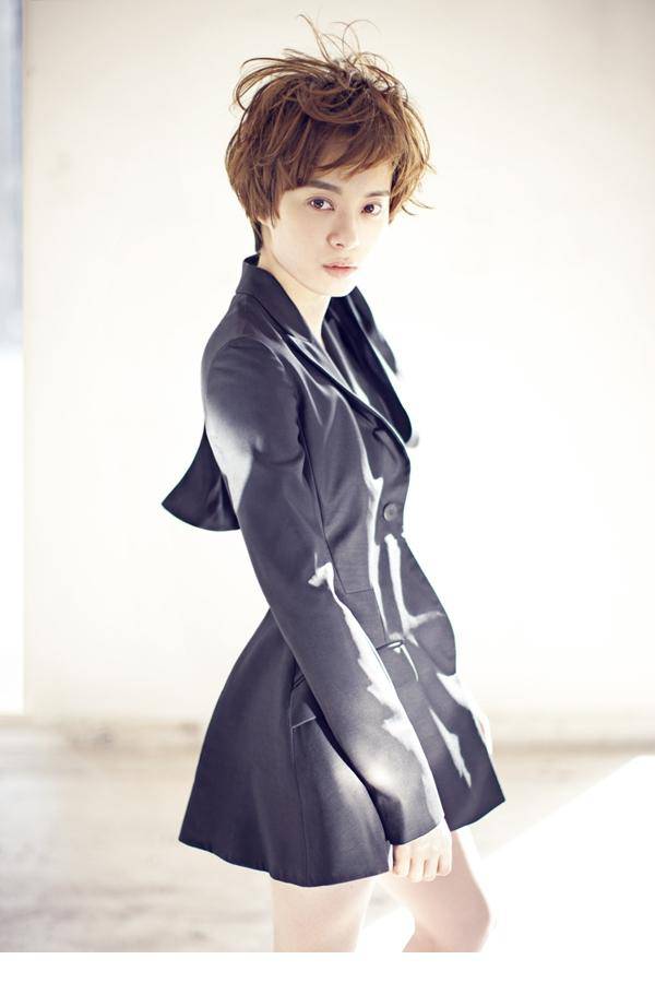 孙俪时尚中性帅气短发写真