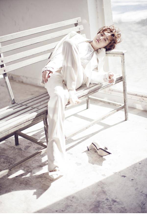 孙俪时尚中性帅气短发写真