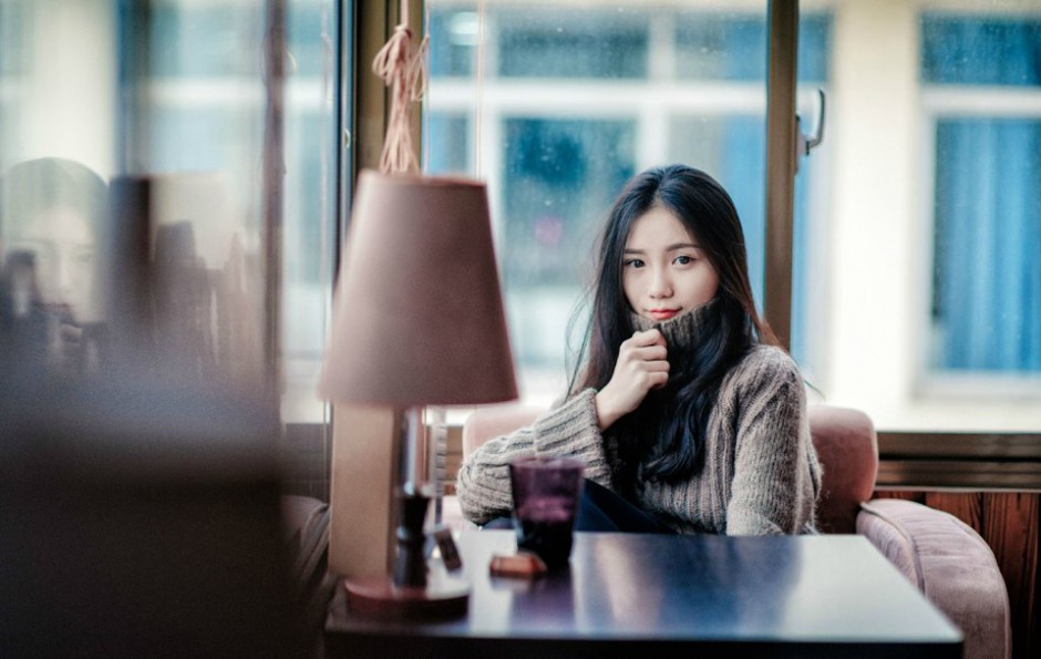 中国90后萌妹纸冬日甜美人体写真图片