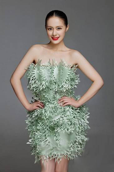 隋唐演义演员王力可灵动俏皮时尚写真