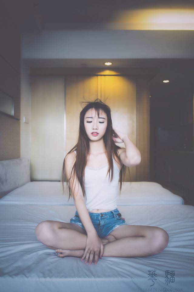 可爱邻家少女忧郁系写真组图