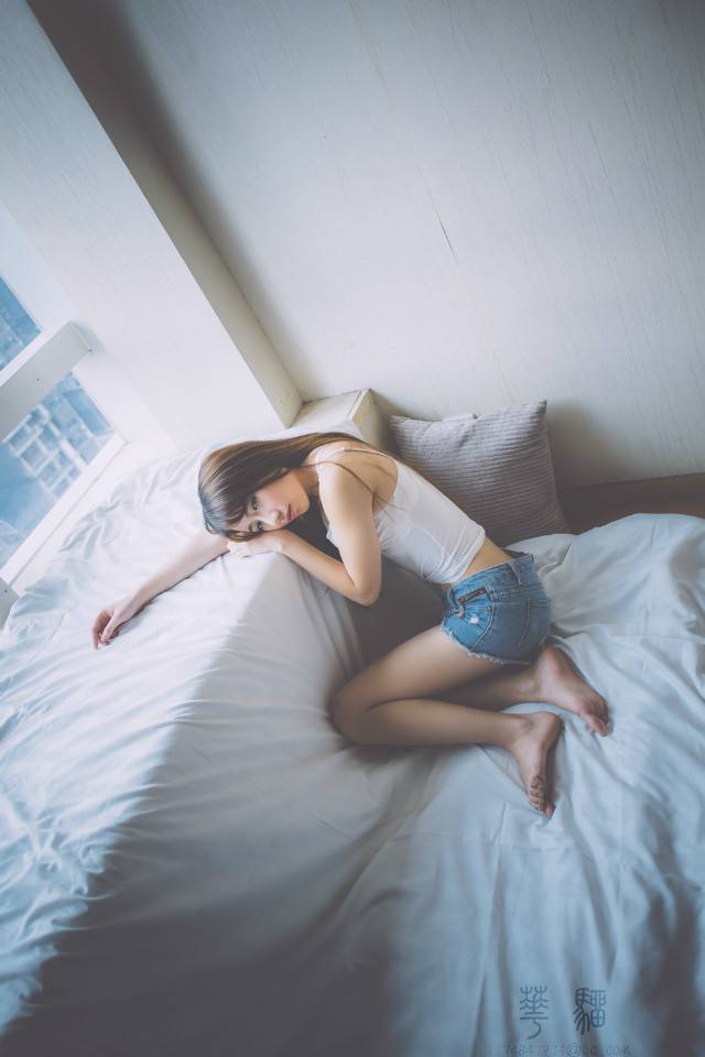 可爱邻家少女忧郁系写真组图