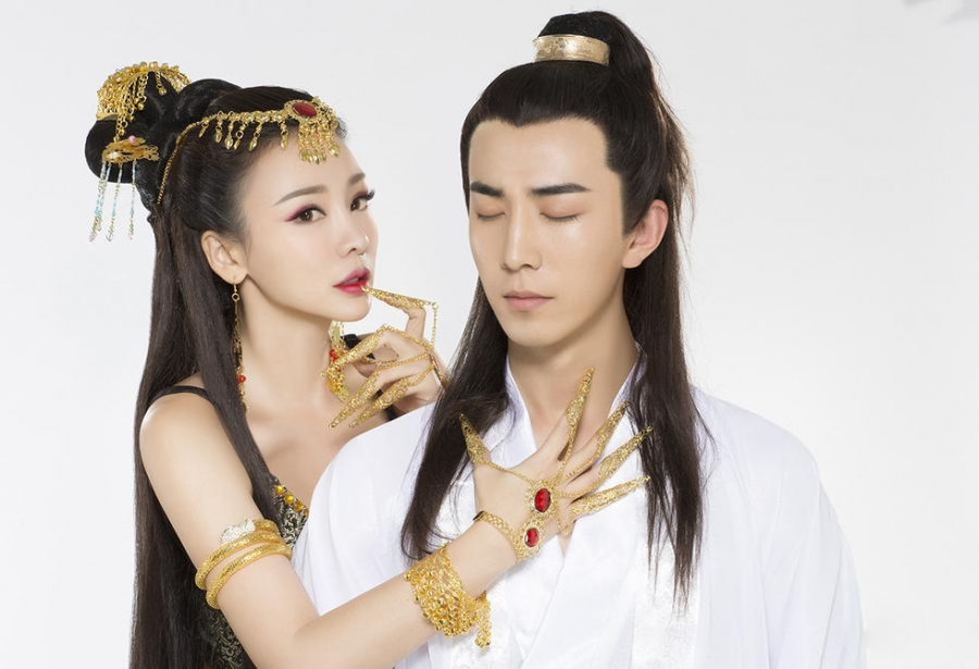 柳岩搭档李川拍摄古装写真 造型性感极限诱惑