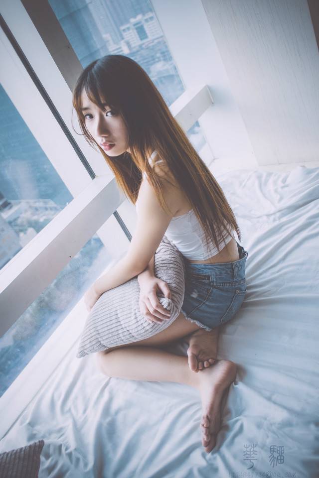 可爱邻家少女忧郁系写真组图