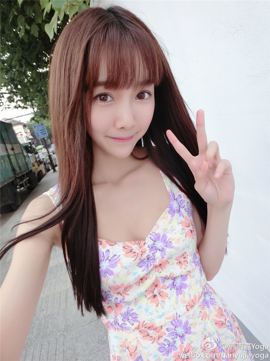 长发气质美女模特淼淼萌萌哒迷人写真